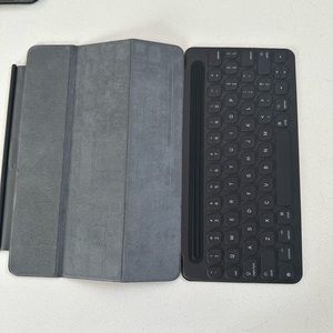 Apple brand iPad keyboard folio